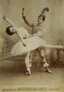Postcard of ballerina Olga Preobrajenskaya as the Sugarplum Fairy with Nikolai Legat as Prince Coqueluche in the Imperial Ballet's original production of the Nutcracker.